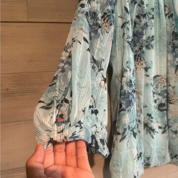 Sara Michelle Light Blue Floral Blouse - Picture 3 of 8